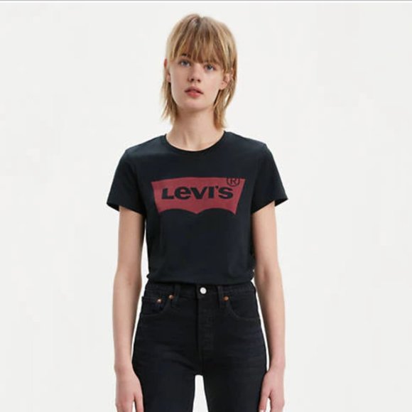 Levi's Tops - Levis T-Shirt